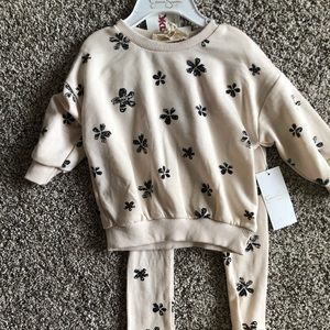 Jessica Simpson baby outfit